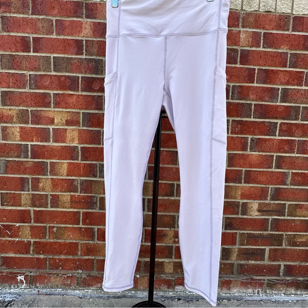 Fabletics Workout Activewear Pale Lavender Athleisure Yoga Meditation Workout